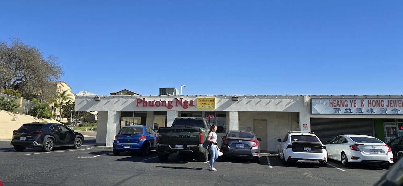 Phuong Nga (Bánh cuốn)