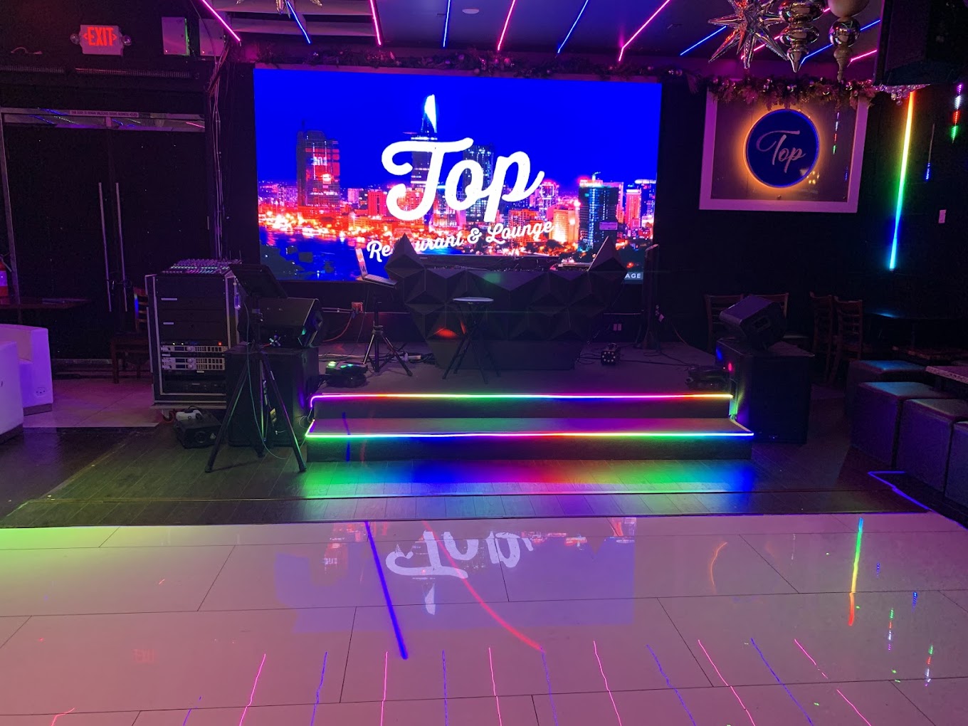 Top Restaurant & Lounge