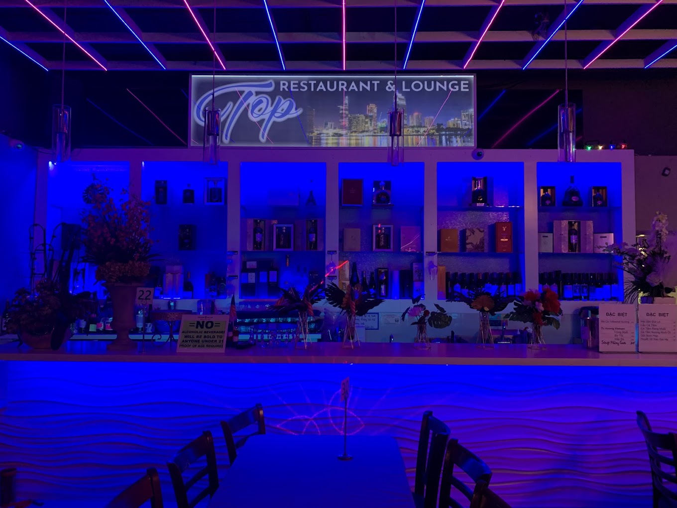 Top Restaurant & Lounge