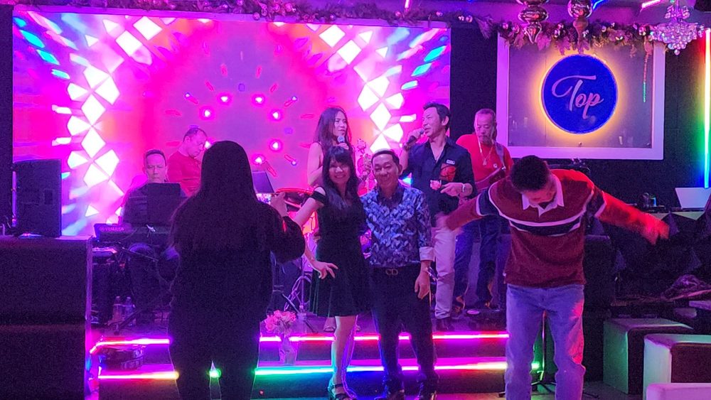 Top Restaurant & Lounge