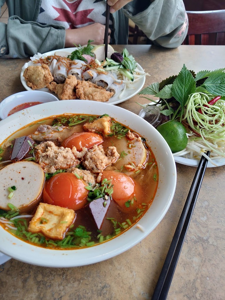 Phuong Nga (Bánh cuốn)