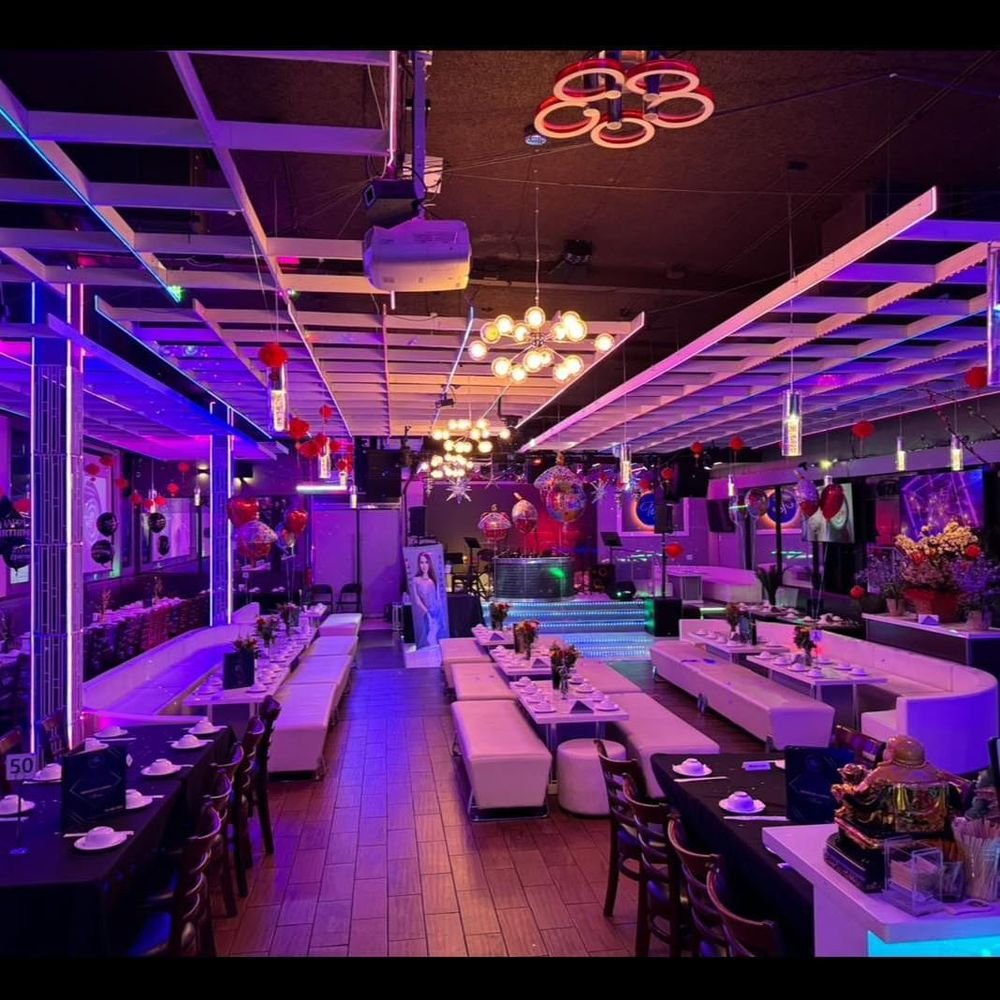 Top Restaurant & Lounge